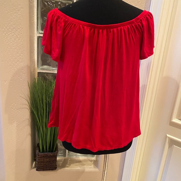 July 4th is coming!!❤️🤍💙. Socialite red off the shoulder flowy top. - Picture 5 of 10
